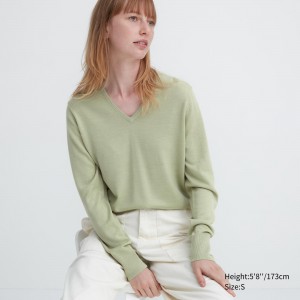 Pulls Uniqlo 100pct Extra Fine Merino V Neck Jumper Femme Vert | 5674-BXEVR