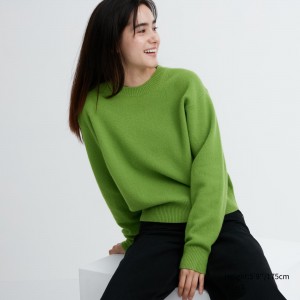 Pulls Uniqlo Premium Lambswool Crew Neck Jumper Femme Vert | 8160-HNVEA
